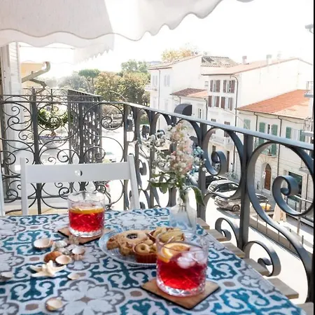 Апартаменти 60mt Dal Mare В'яреджо